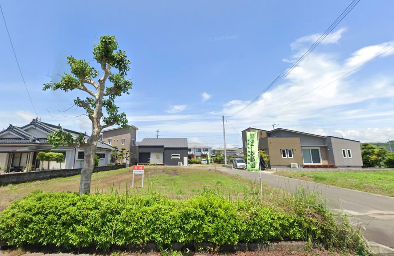 薩摩川内市の空き地と周辺の住宅