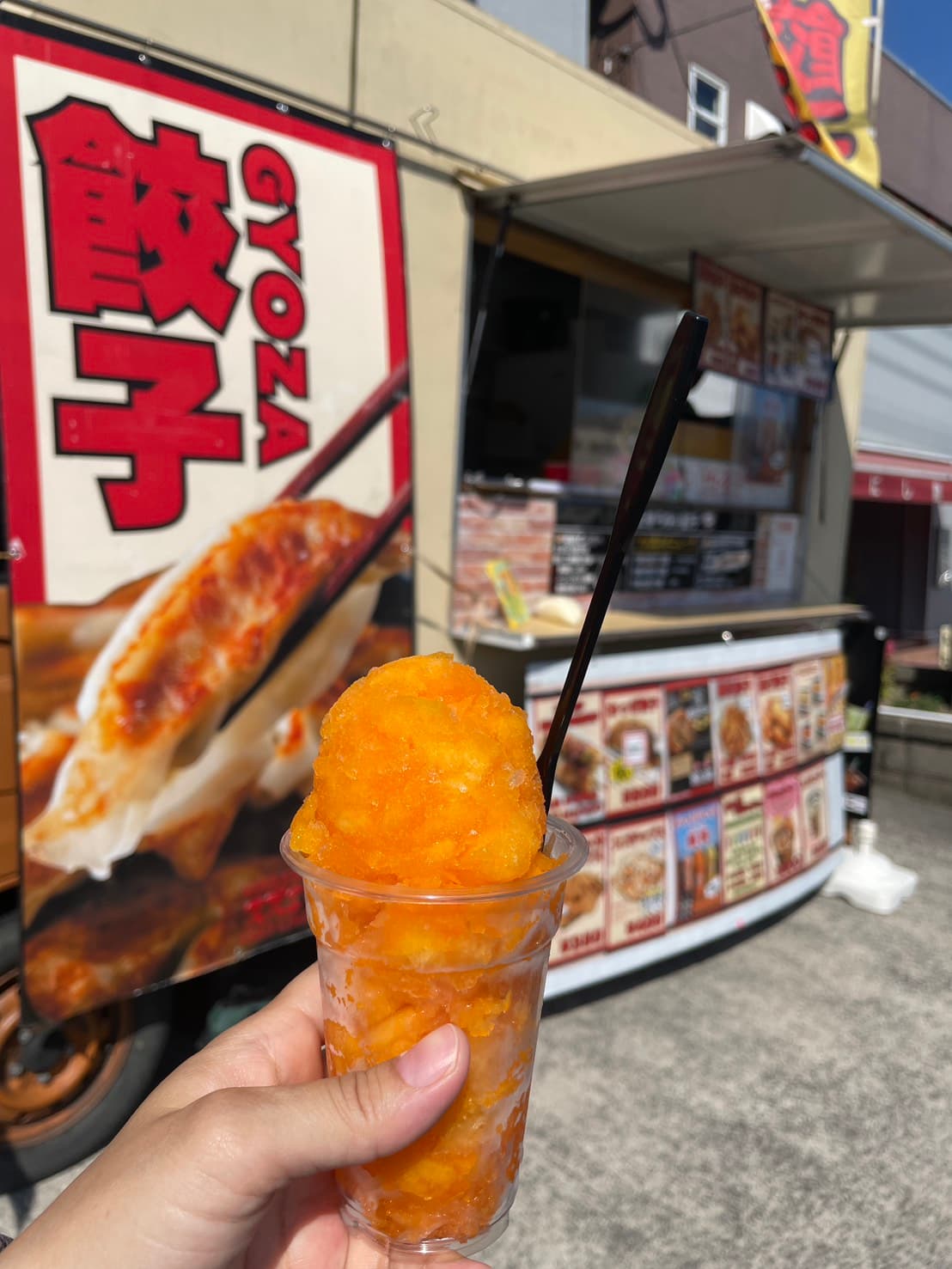 事務所の外にキッチンカーが来てくださいました★|スタッフ日記